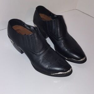 Road Wolf Black Low Leather Cowboy Western Ankle Booties With Silver Accents 6.5